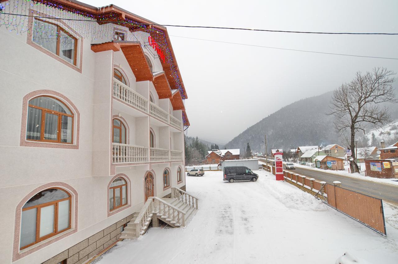 Apart-Hotel Orlan Mykulychyn Exterior photo
