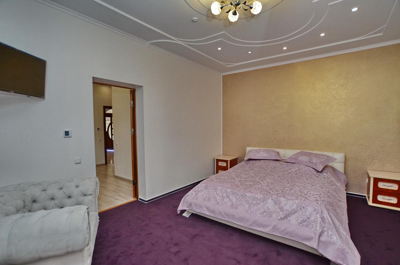 Apart-Hotel Orlan Mykulychyn Exterior photo