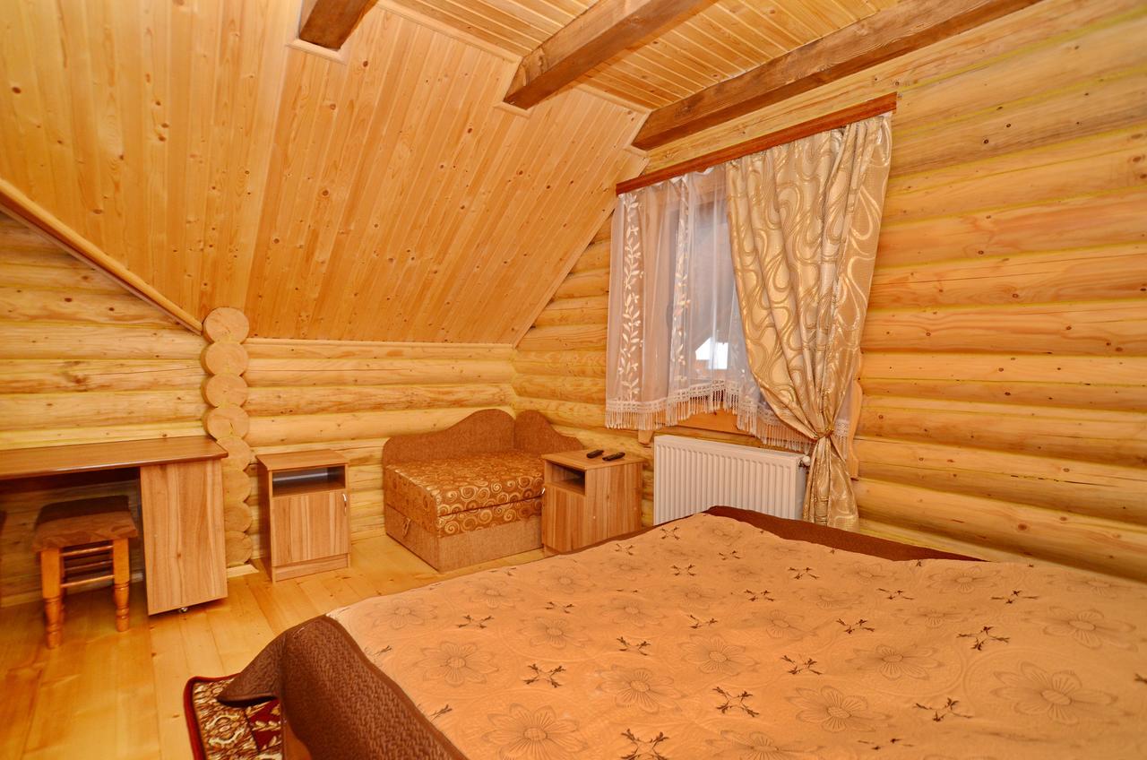 Apart-Hotel Orlan Mykulychyn Exterior photo